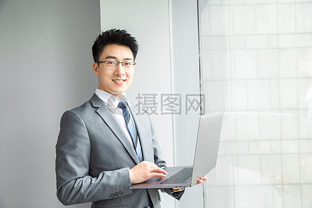 精英商务男性 现代职场的成功典范